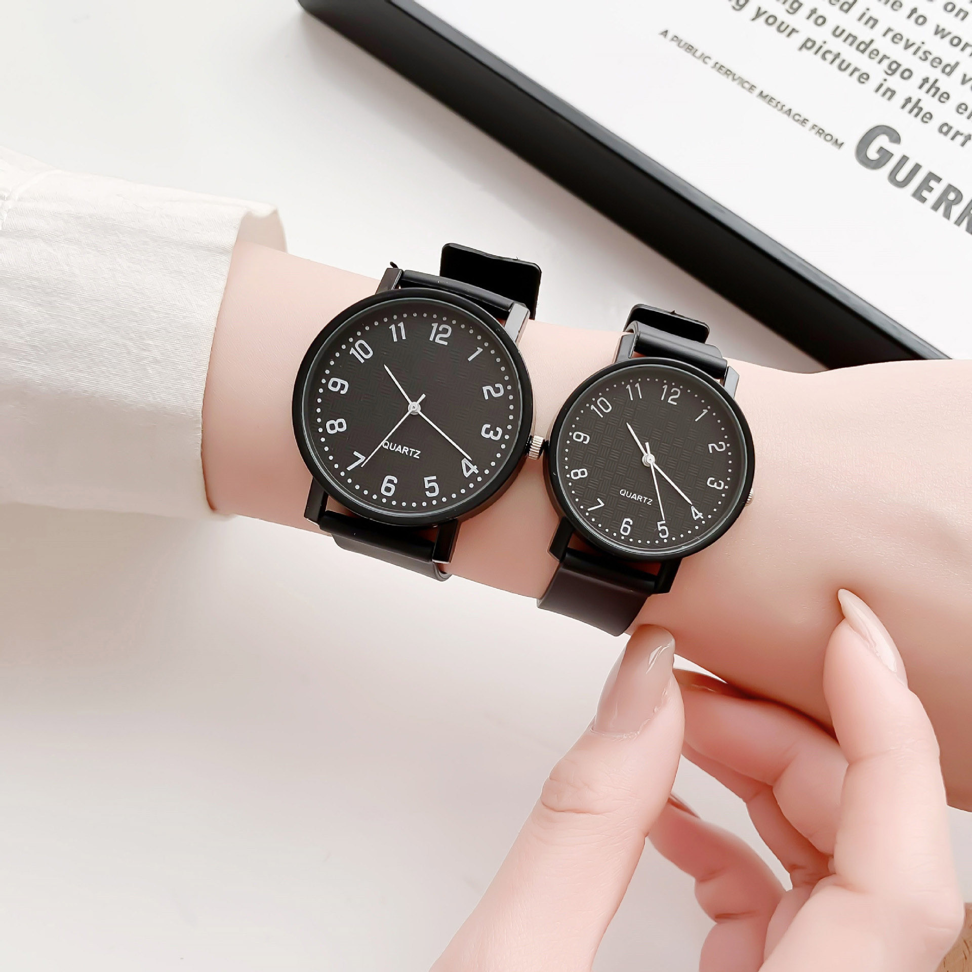 여성을위한 간단한 블랙 시계 쿼츠 시계 실리콘 스트랩  - Luxury Watch With Leather Strap 리뷰 및 가격