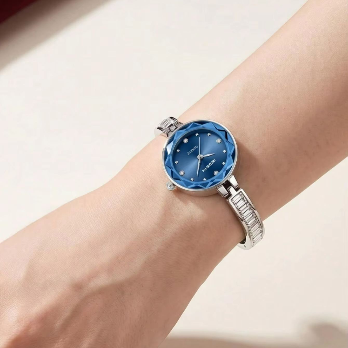 라이트 럭셔리 컷 블루 글래스 다이얼 여성용 쿼츠 시계 - Luxury Watch Diamond 리뷰 및 가격
